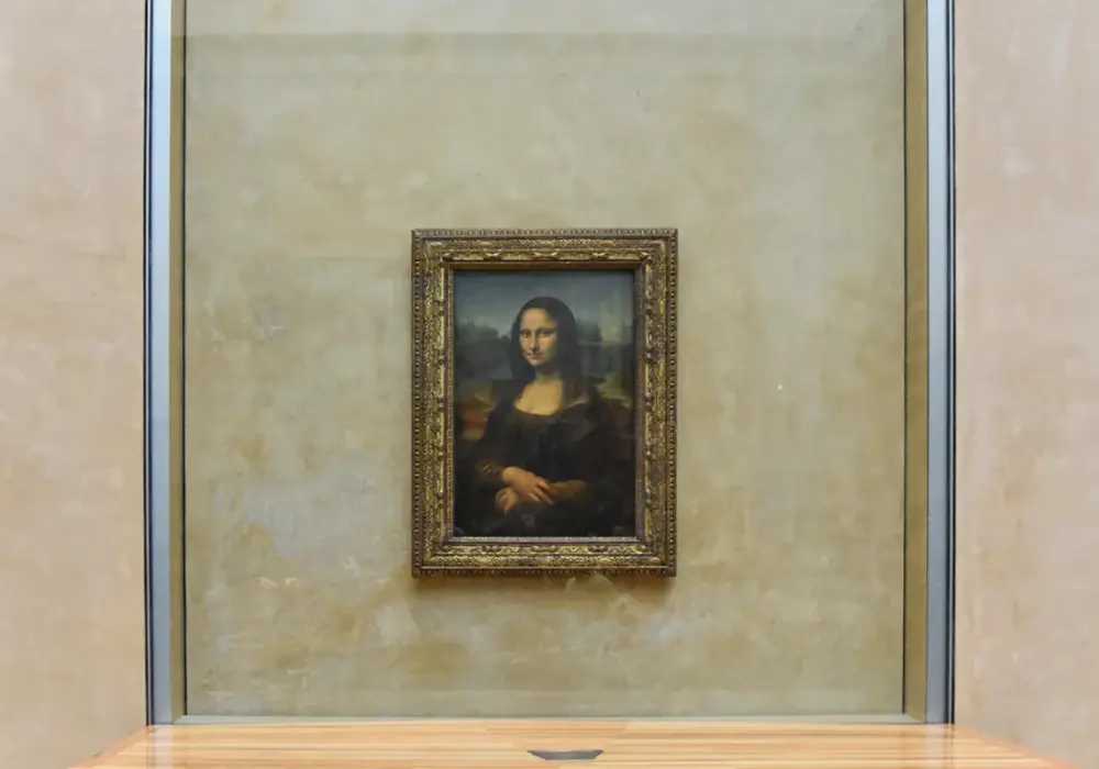 Gdzie jest Mona Lisa? Praktyczny przewodnik po Luwrze