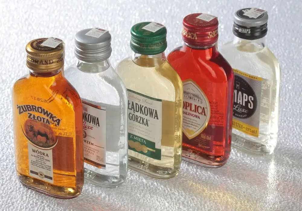Ile kosztuje 500 ml wódki? Sprawdź ceny i wybierz najlepszą ofertę