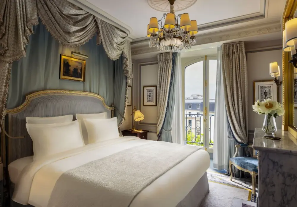 Ritz Paris: Luksus, historia i ceny legendy. Odkryj sekrety.