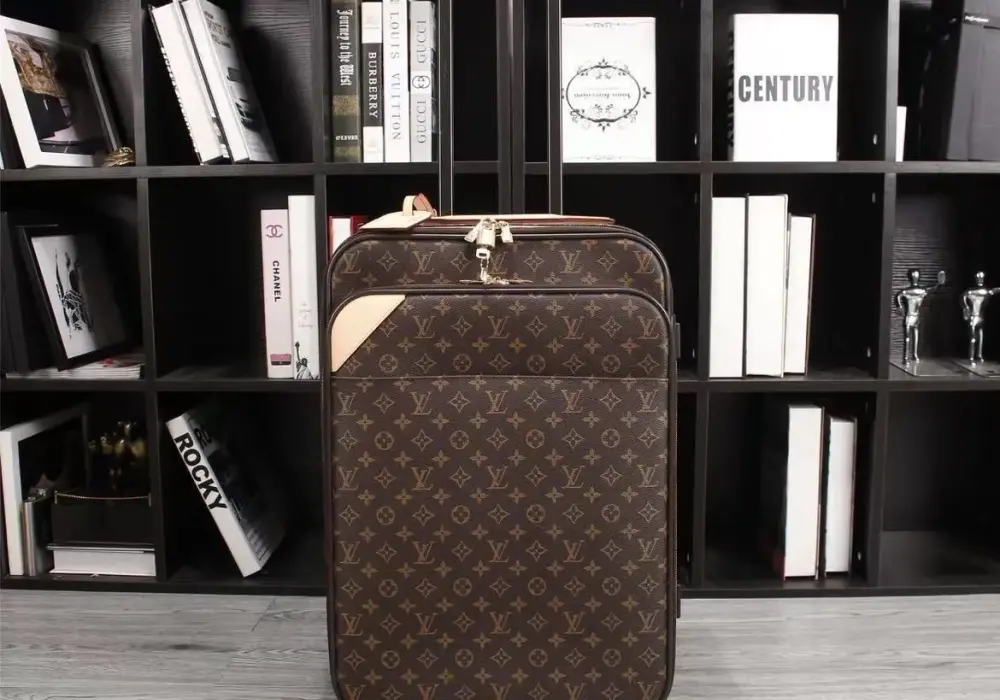 Ile kosztuje walizka Louis Vuitton? Ceny, które zaskakują i inspirują