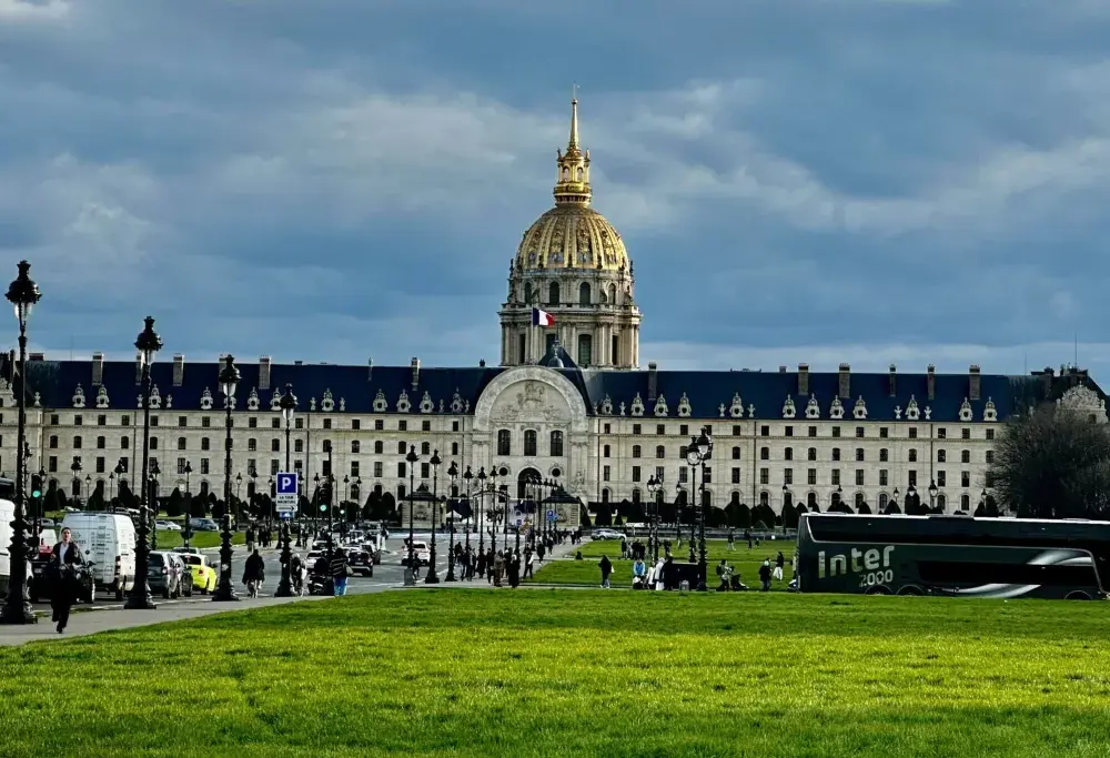Pałac Inwalidów: Historia, Atrakcje i Praktyczny Przewodnik