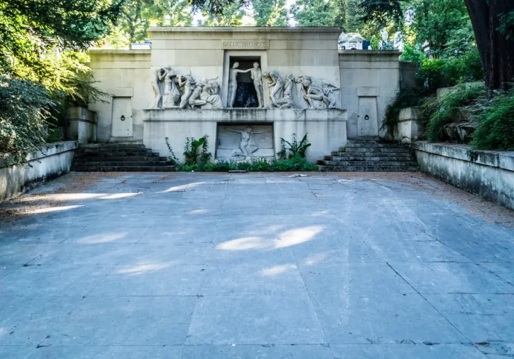 Père-Lachaise: Przewodnik, historia i polskie ślady