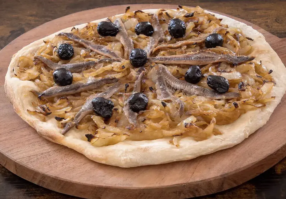 Pissaladière: przepis na wyjątkową francuską tartę, którą pokochasz