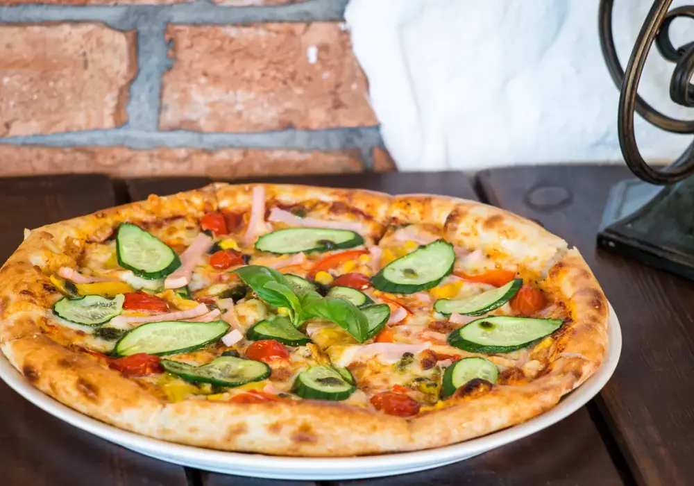 Gdzie zjeść w Bardzie? Polecane restauracje, pstrąg i pizza