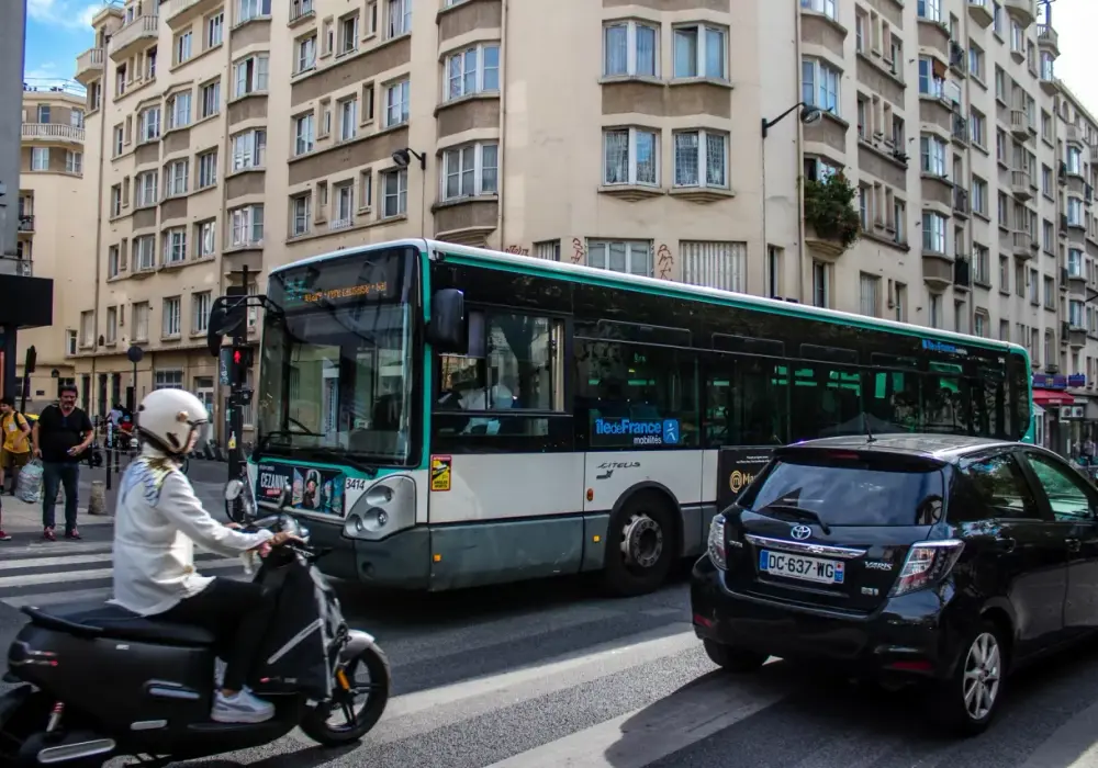 Dojazd z lotniska CDG do centrum Paryża: szybkie i tanie opcje