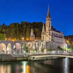 Lourdes: Miejsce cudów i pielgrzymek, które zmienia życie