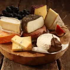 Sekrety fromage: Jak wybierać, smakować i doceniać sery francuskie