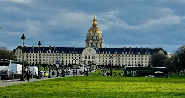 Pałac Inwalidów: Historia, Atrakcje i Praktyczny Przewodnik