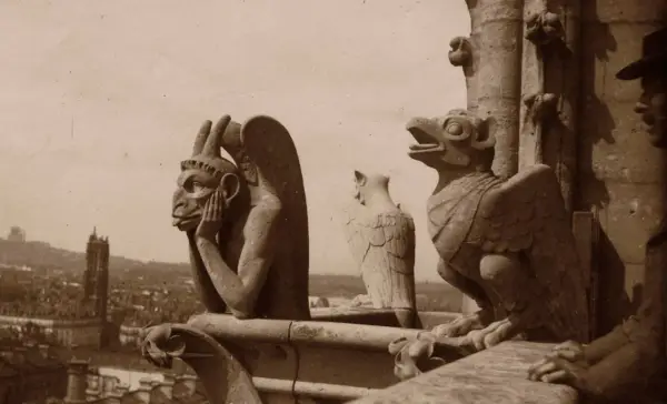 Gargulce Notre Dame: Tajemnice, Funkcja i Historia Kamiennych Bestii