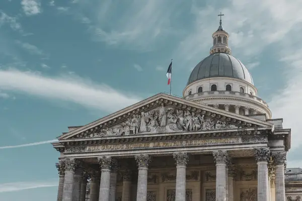 Panteon w Paryżu: Historia, Bohaterowie i Praktyczny Przewodnik